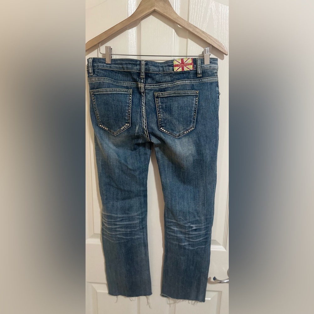 Machine Distressed Rhinestone Ripped Low Rise Cut Off Crop Stretch Jeans Sz 11. - Picture 10 of 10